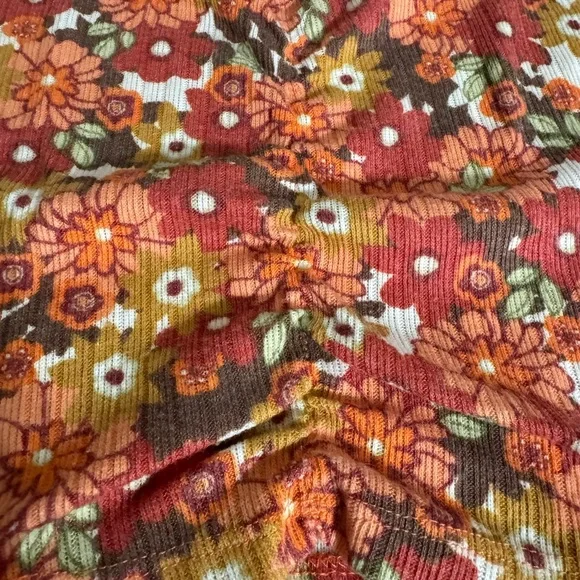 L/XL, 2pc PJs Tiny Tank & Shorts, perfect fall floral patter, excellent cond. - Picture 8 of 8